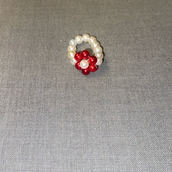 Handmade Glass Bead Daisy Flower Ring - Picture 4 of 4